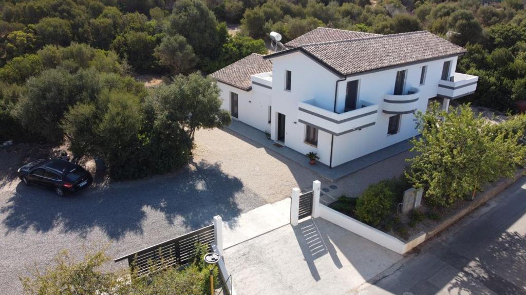 B&B Juniperus SantʼAnna Arresi Екстериор снимка
