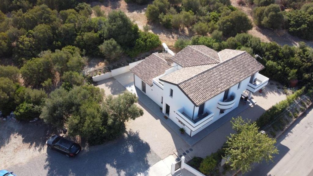B&B Juniperus SantʼAnna Arresi Екстериор снимка
